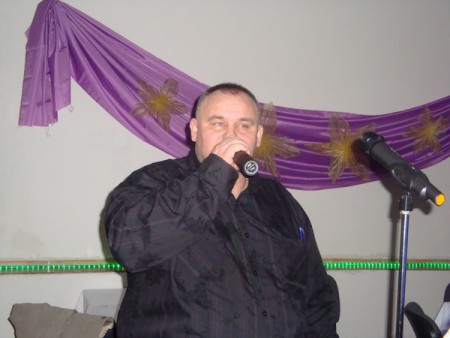 Peťo spieva.jpg
